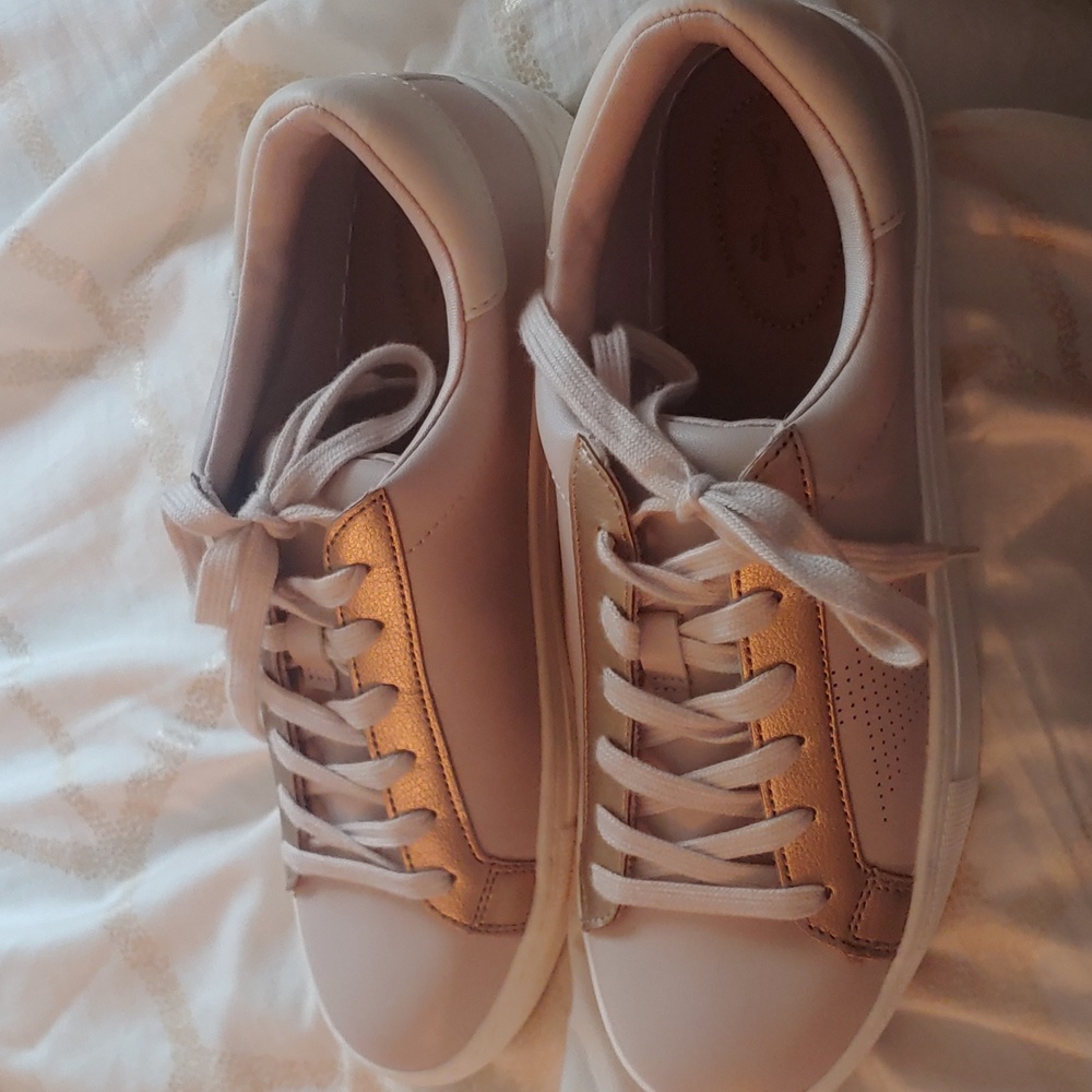 Sneakers - Picture 3 of 5